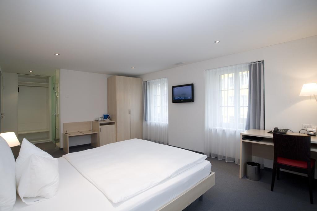 Hotel Ochsen Uster Oda fotoğraf